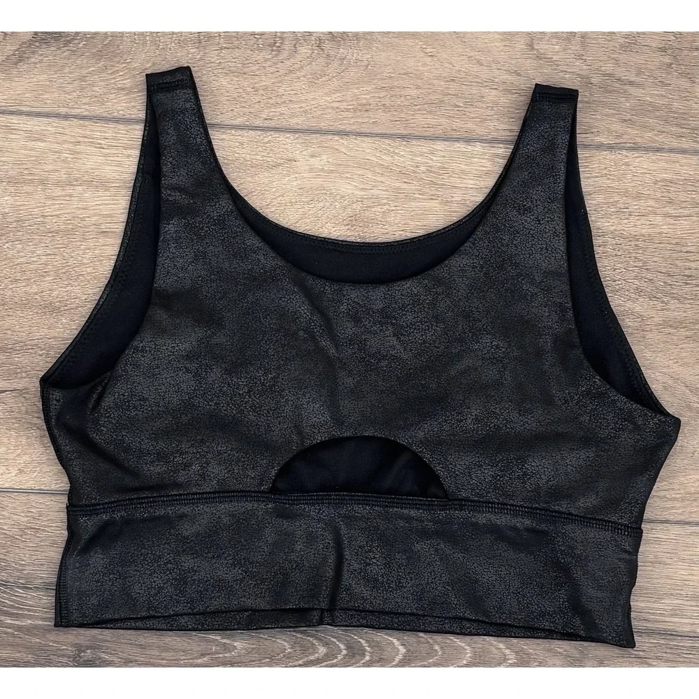 OFFLINE by Aerie The Hugger Crackle Sports Bra Size Medium Black Medium Support